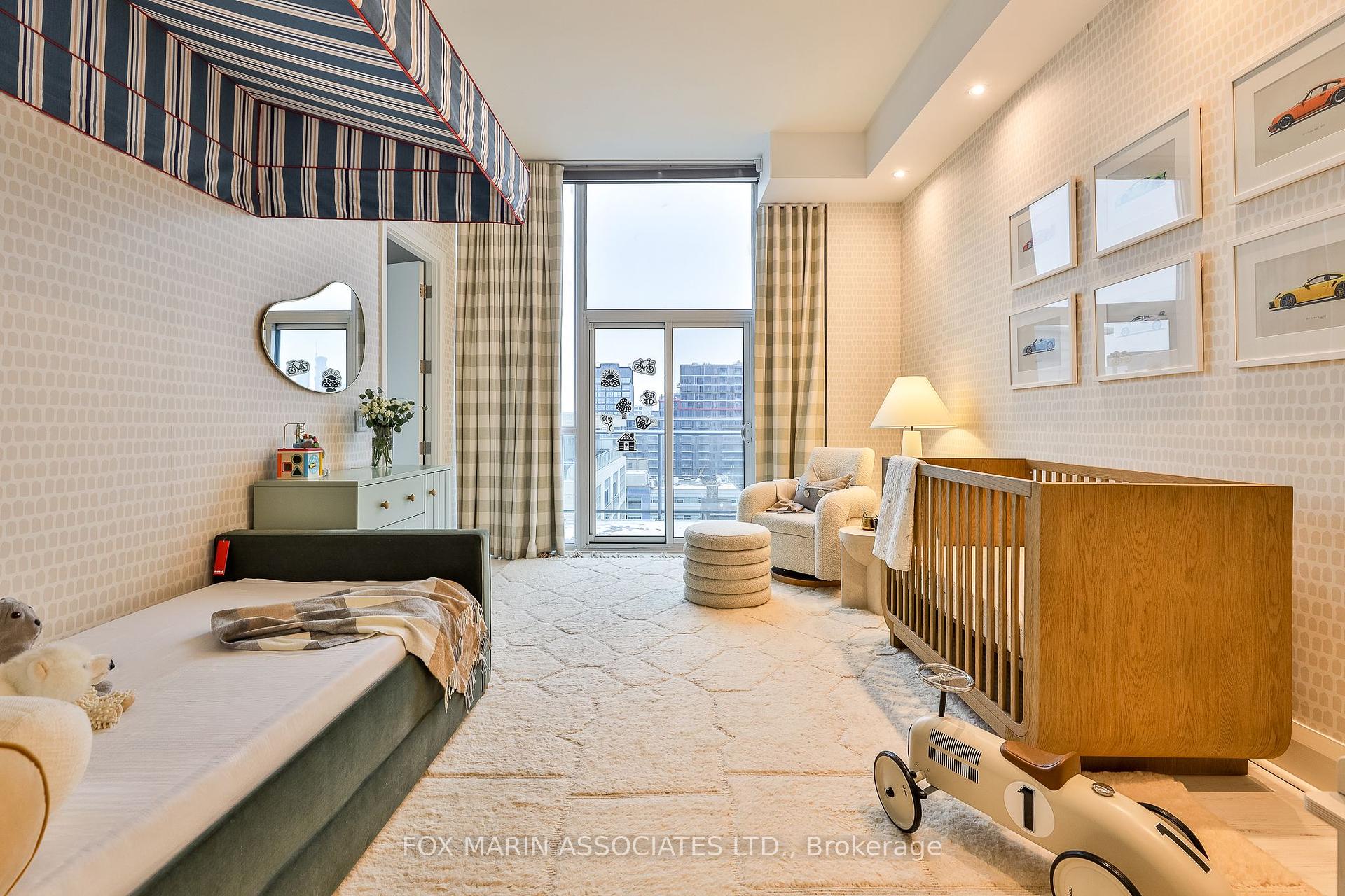 478 King St W Unit: PH-02