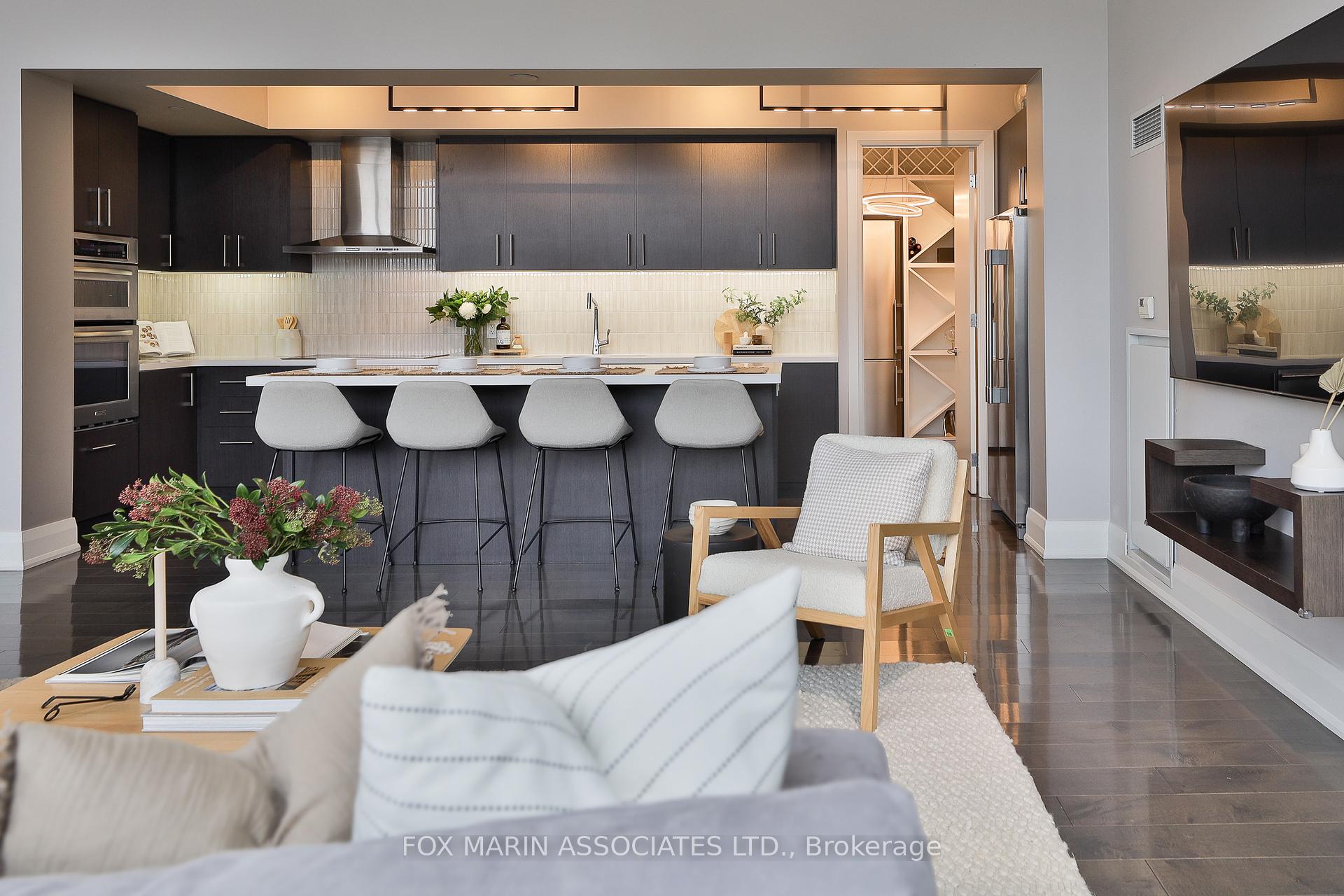 478 King St W Unit: PH-02