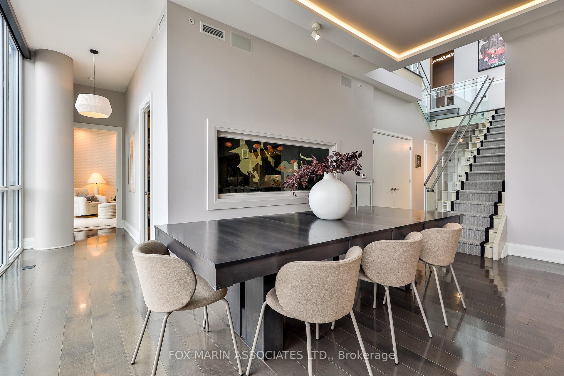 478 King St W Unit: PH-02