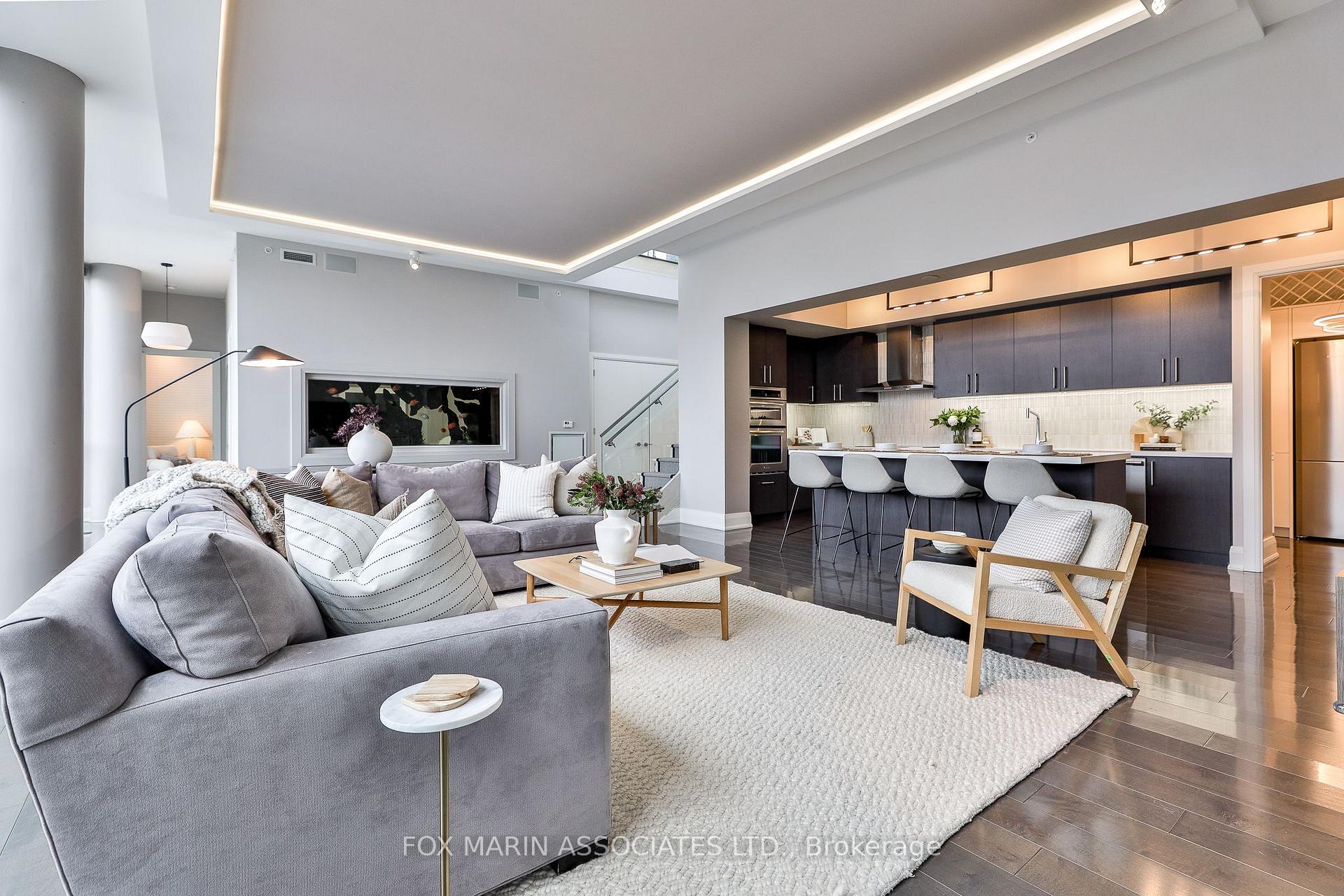 478 King St W Unit: PH-02