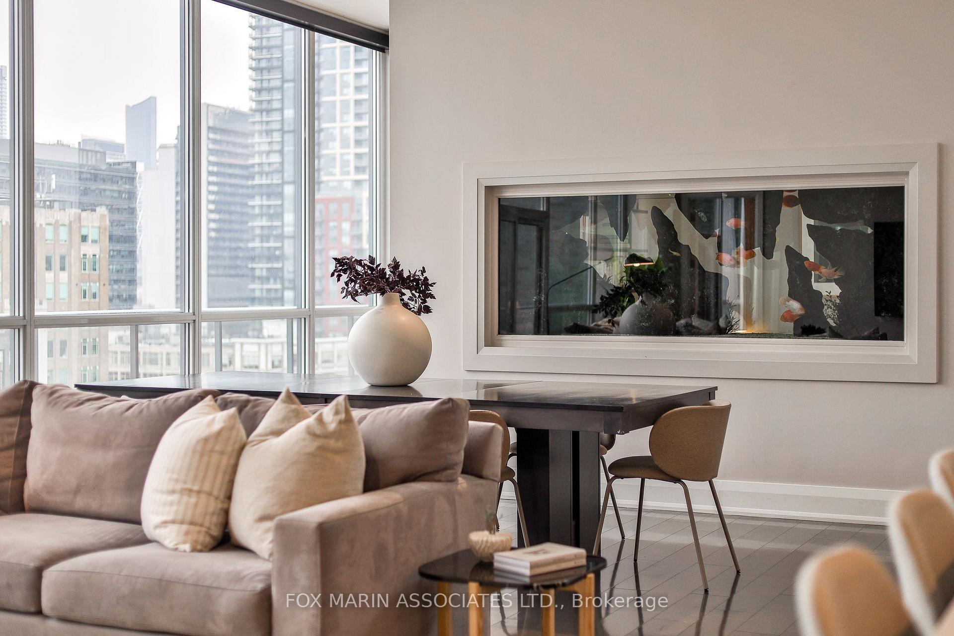 478 King St W Unit: PH-02