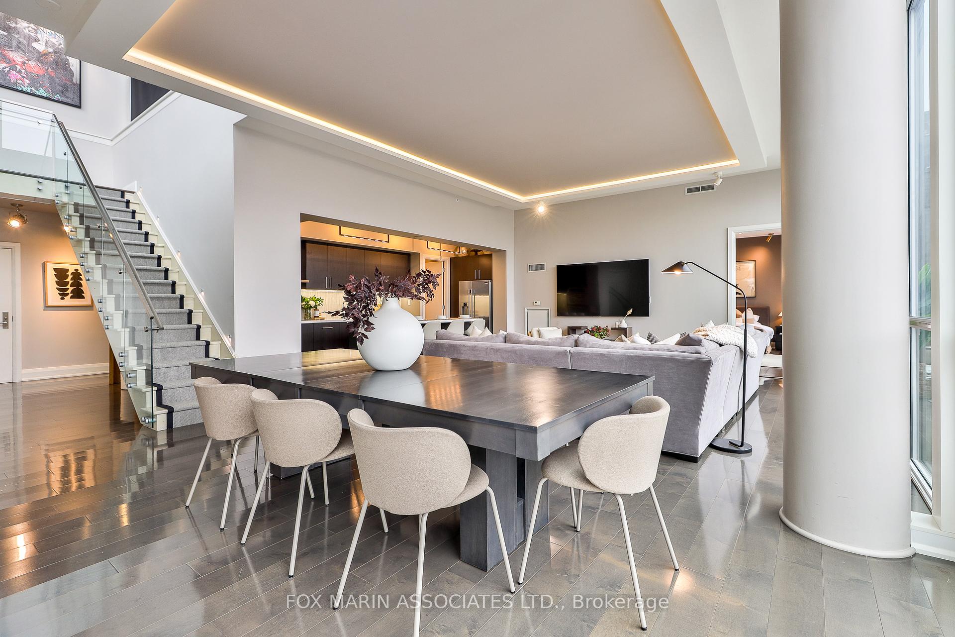 478 King St W Unit: PH-02