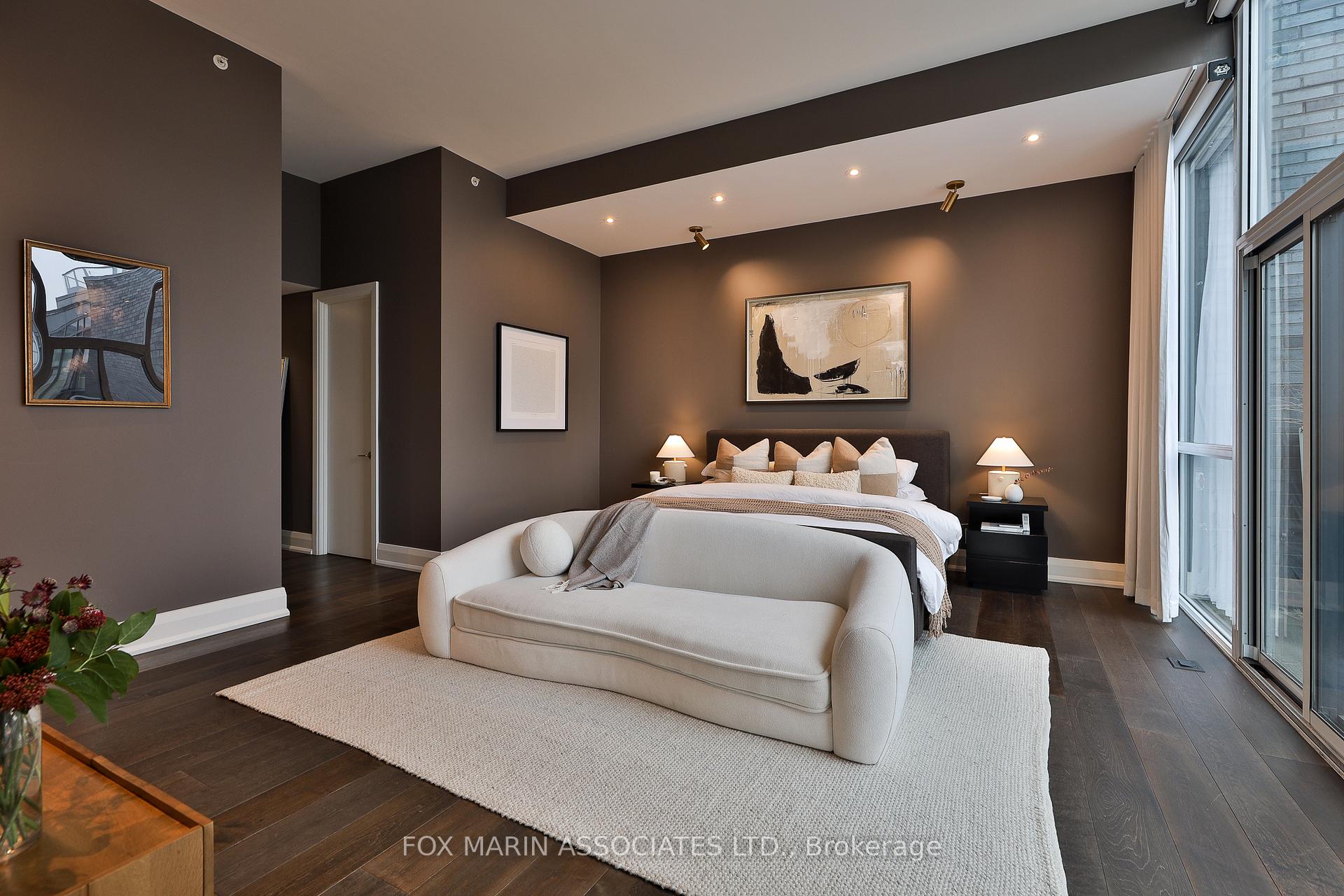 478 King St W Unit: PH-02