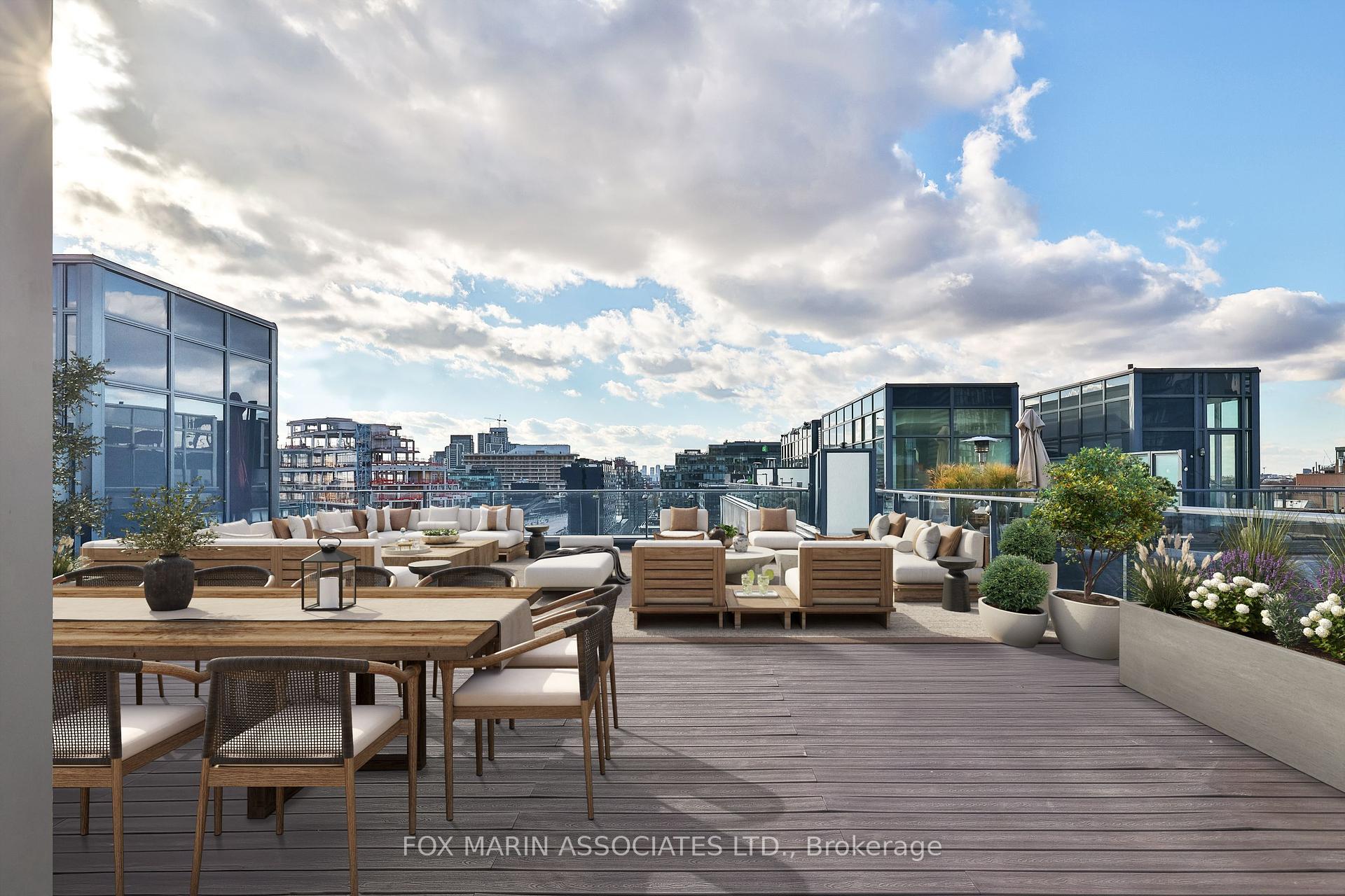 478 King St W Unit: PH-02