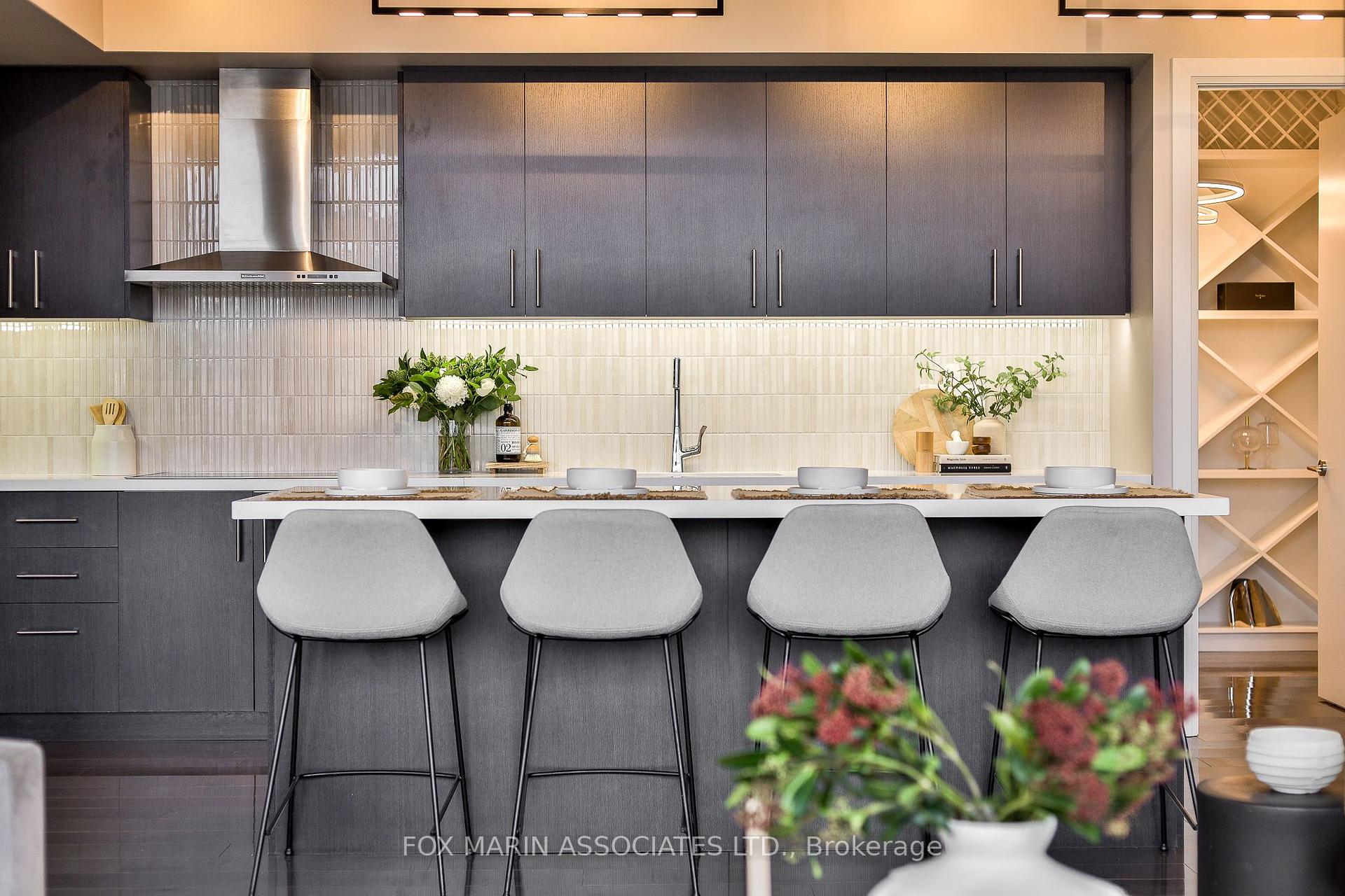 478 King St W Unit: PH-02