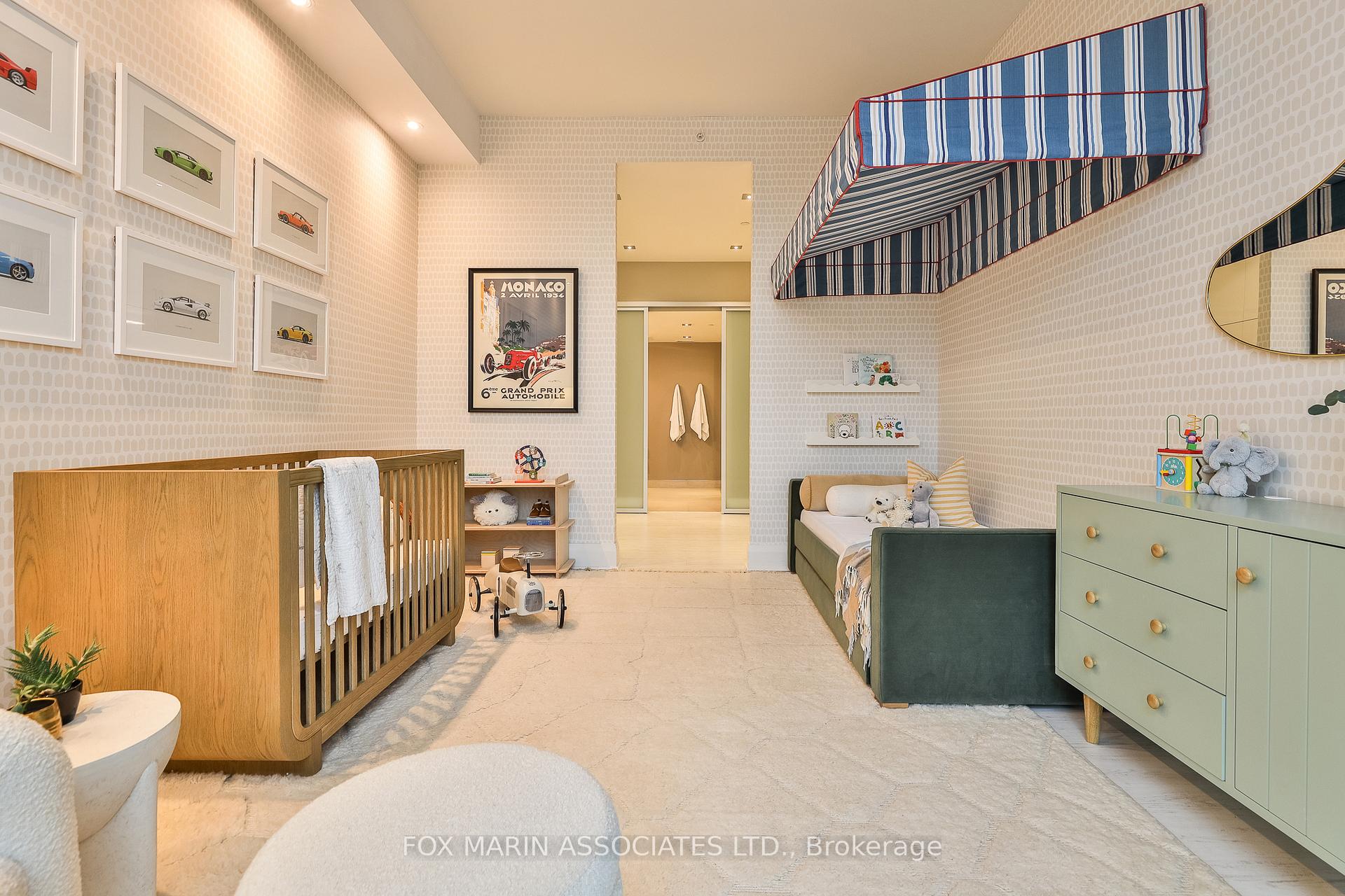 478 King St W Unit: PH-02