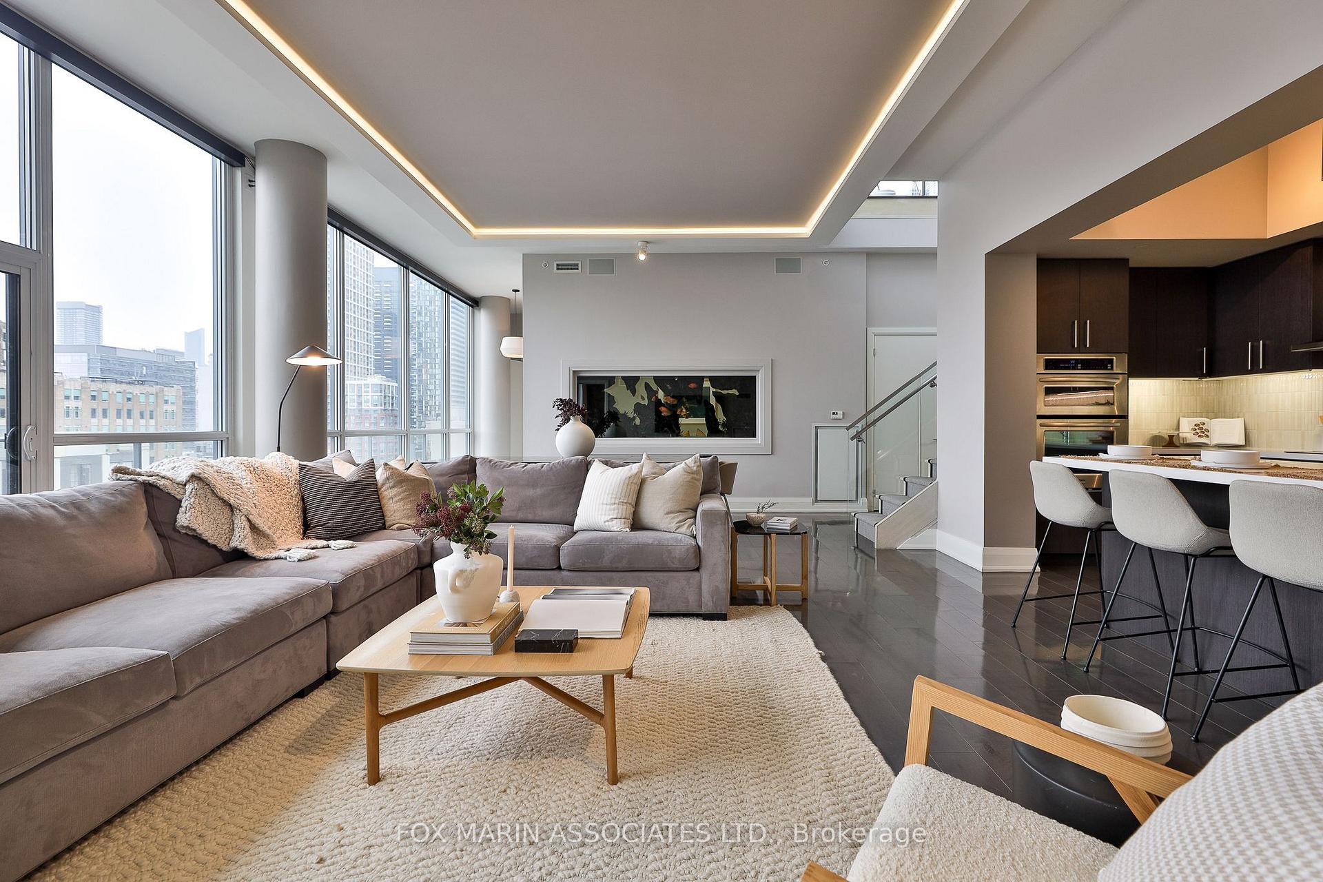 478 King St W Unit: PH-02