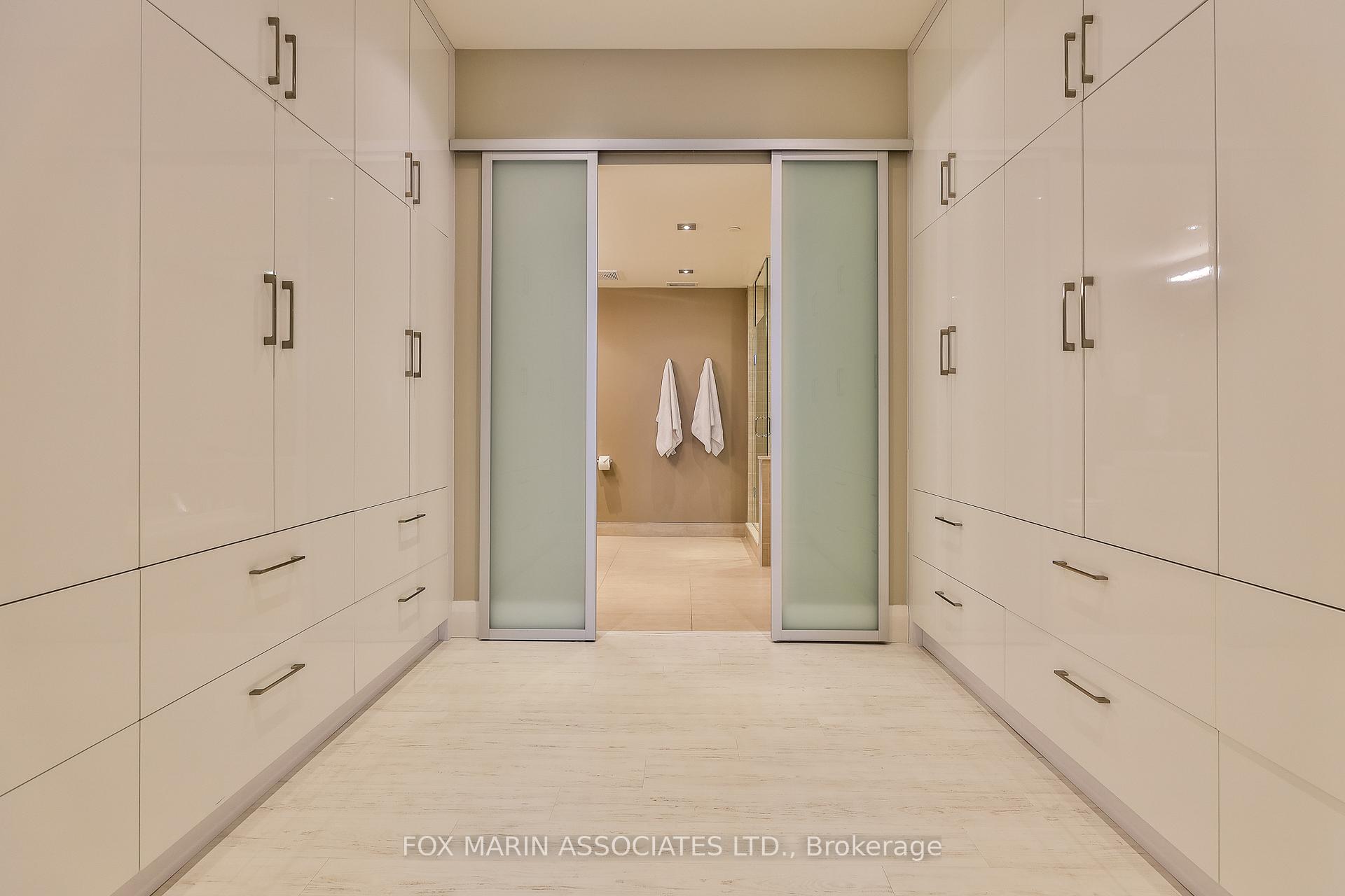 478 King St W Unit: PH-02