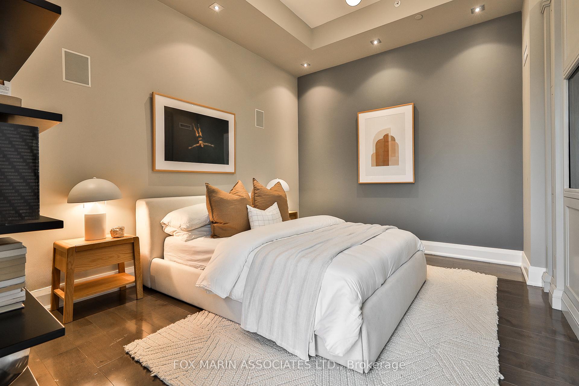 478 King St W Unit: PH-02