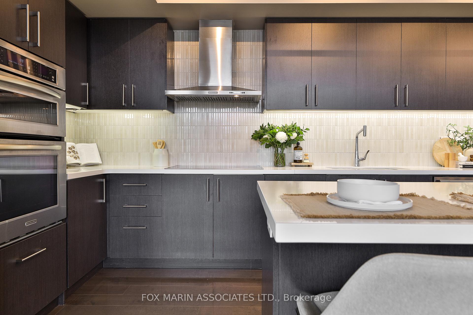 478 King St W Unit: PH-02