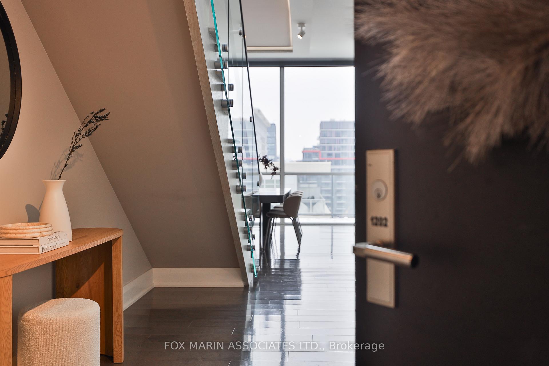 478 King St W Unit: PH-02