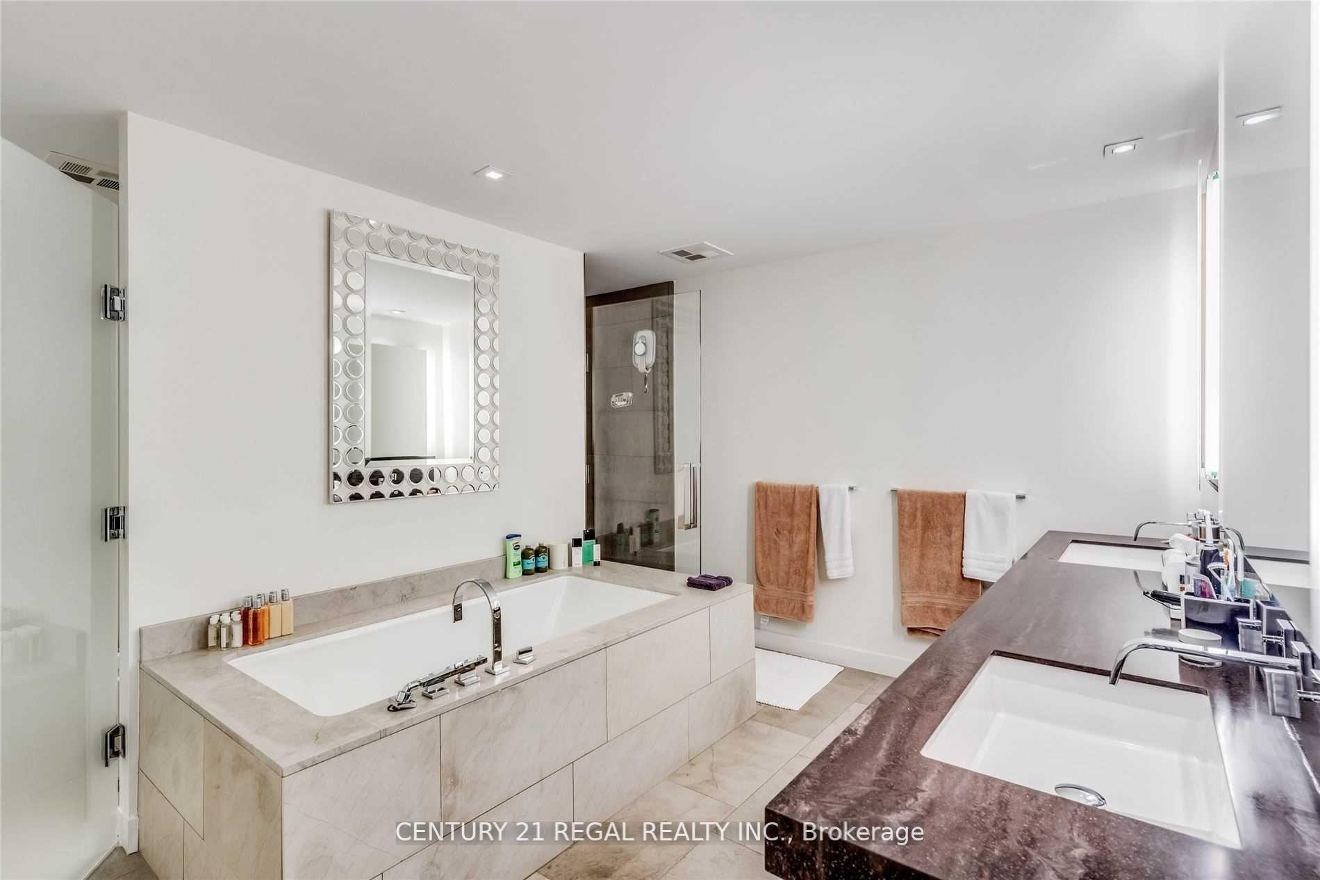 500 Wellington St W Unit: 201