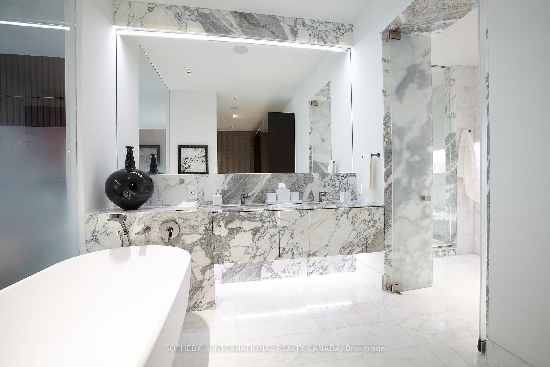 #4602 & 4603 - 183 Wellington Street, Toronto Unit: 4602 & 4603