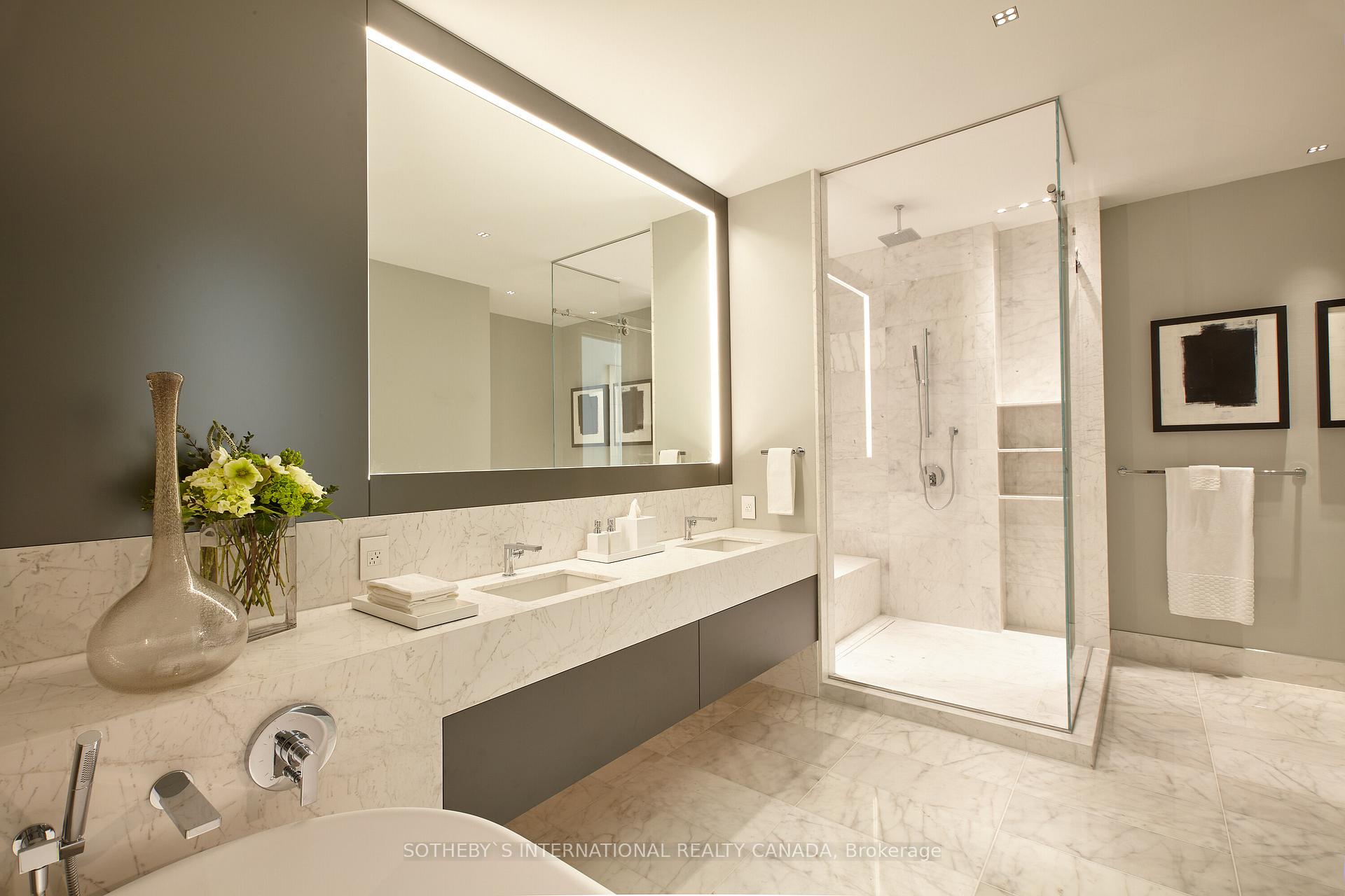 #4602 & 4603 - 183 Wellington Street, Toronto Unit: 4602 & 4603