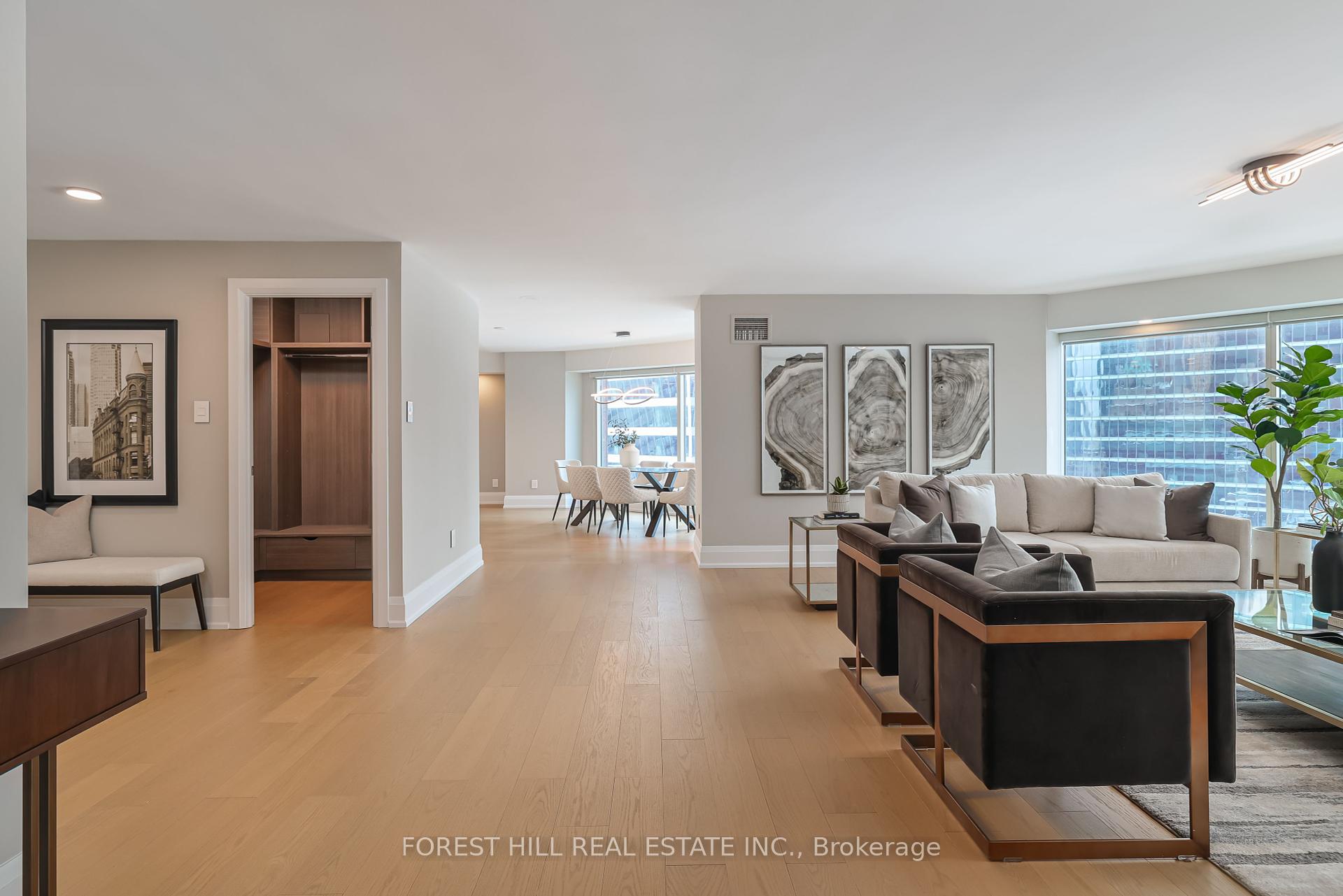 33 University Ave Unit: 2702