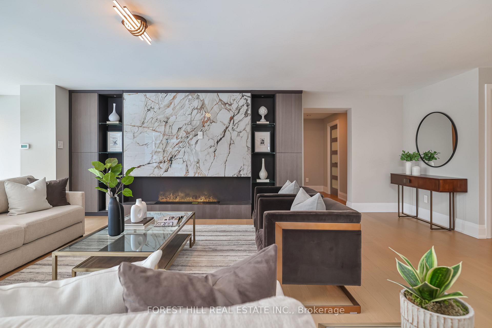 33 University Ave Unit: 2702