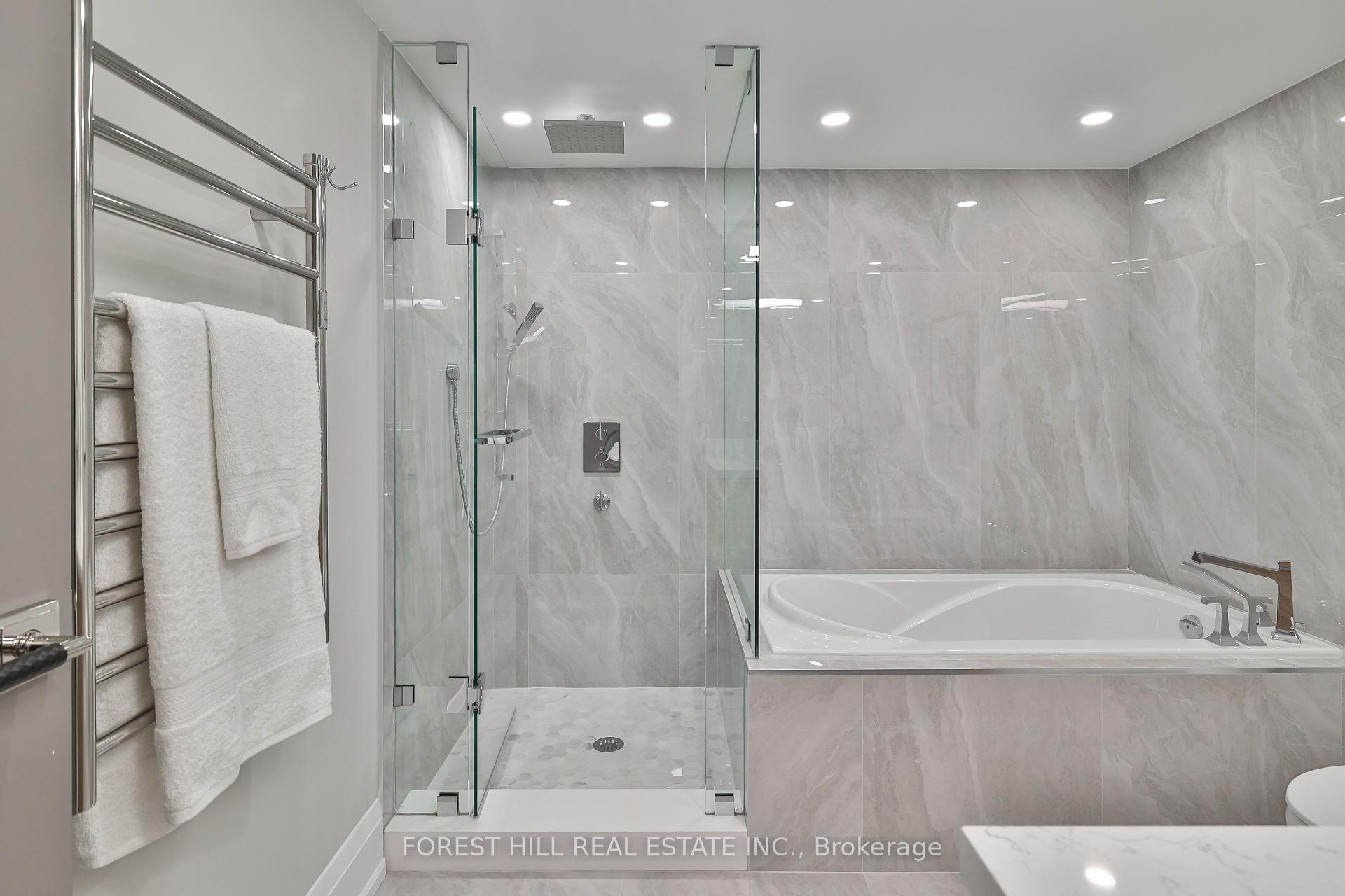 33 University Ave Unit: 2702