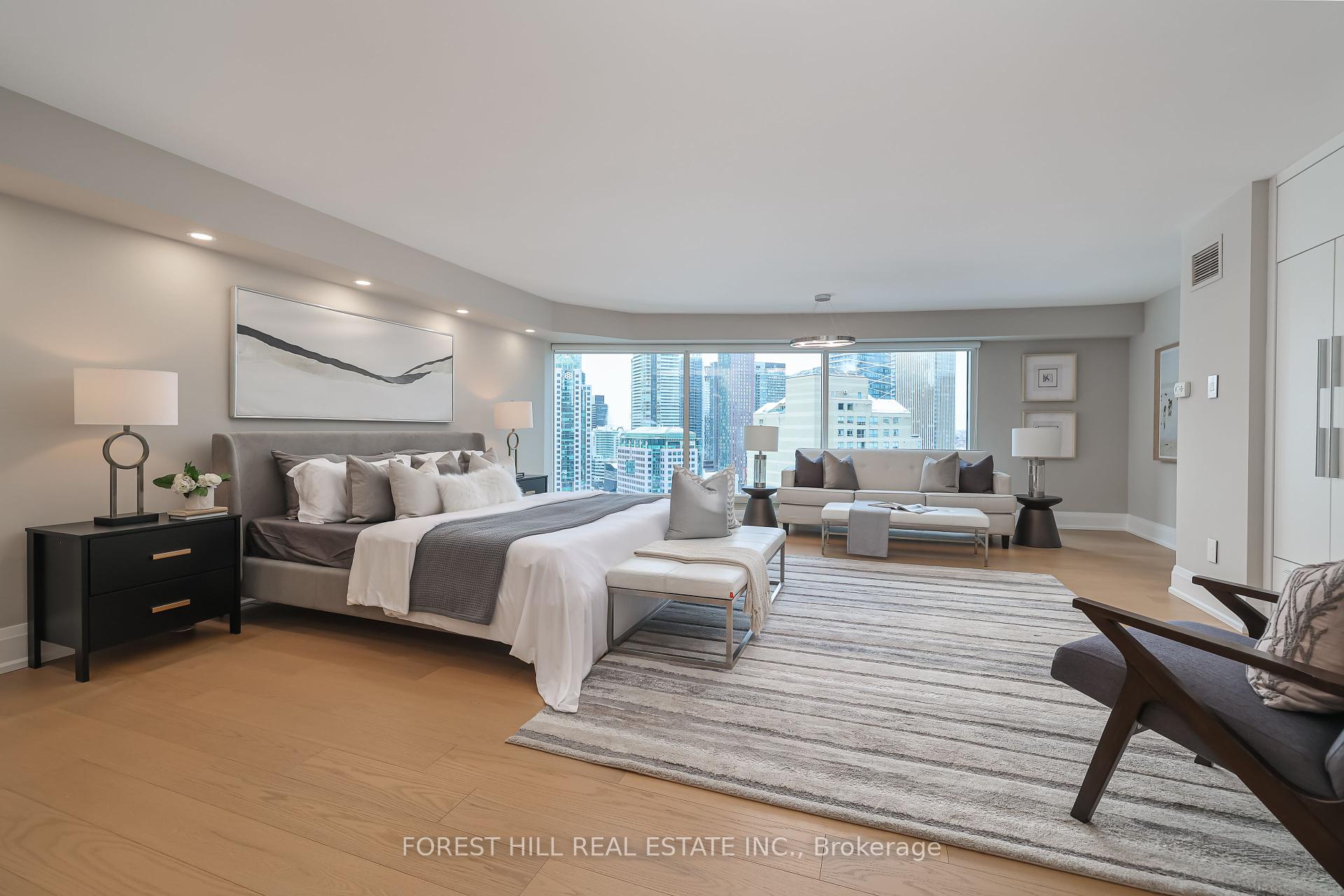 33 University Ave Unit: 2702