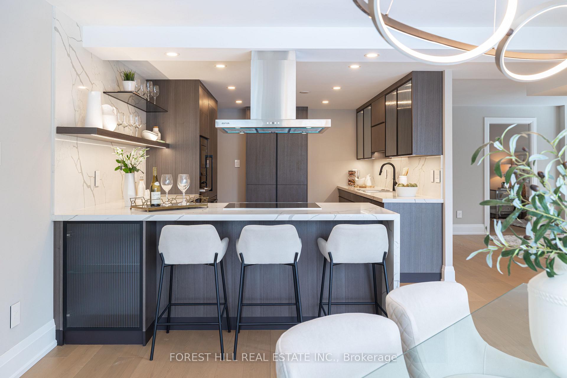 33 University Ave Unit: 2702