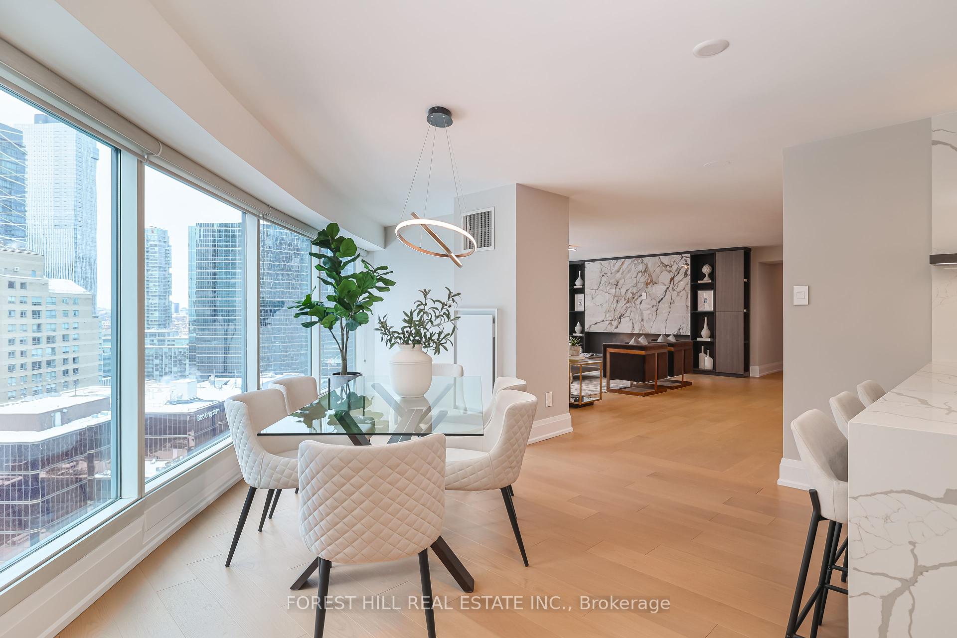 33 University Ave Unit: 2702