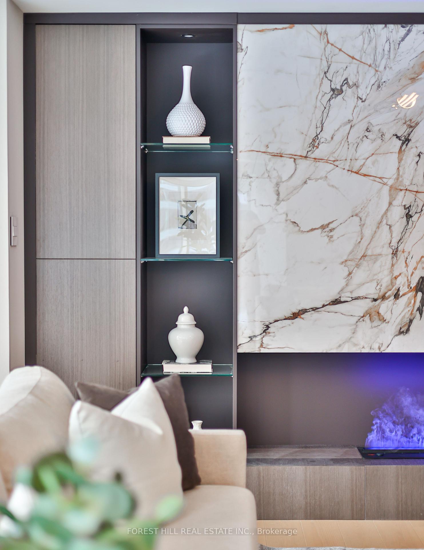 33 University Ave Unit: 2702