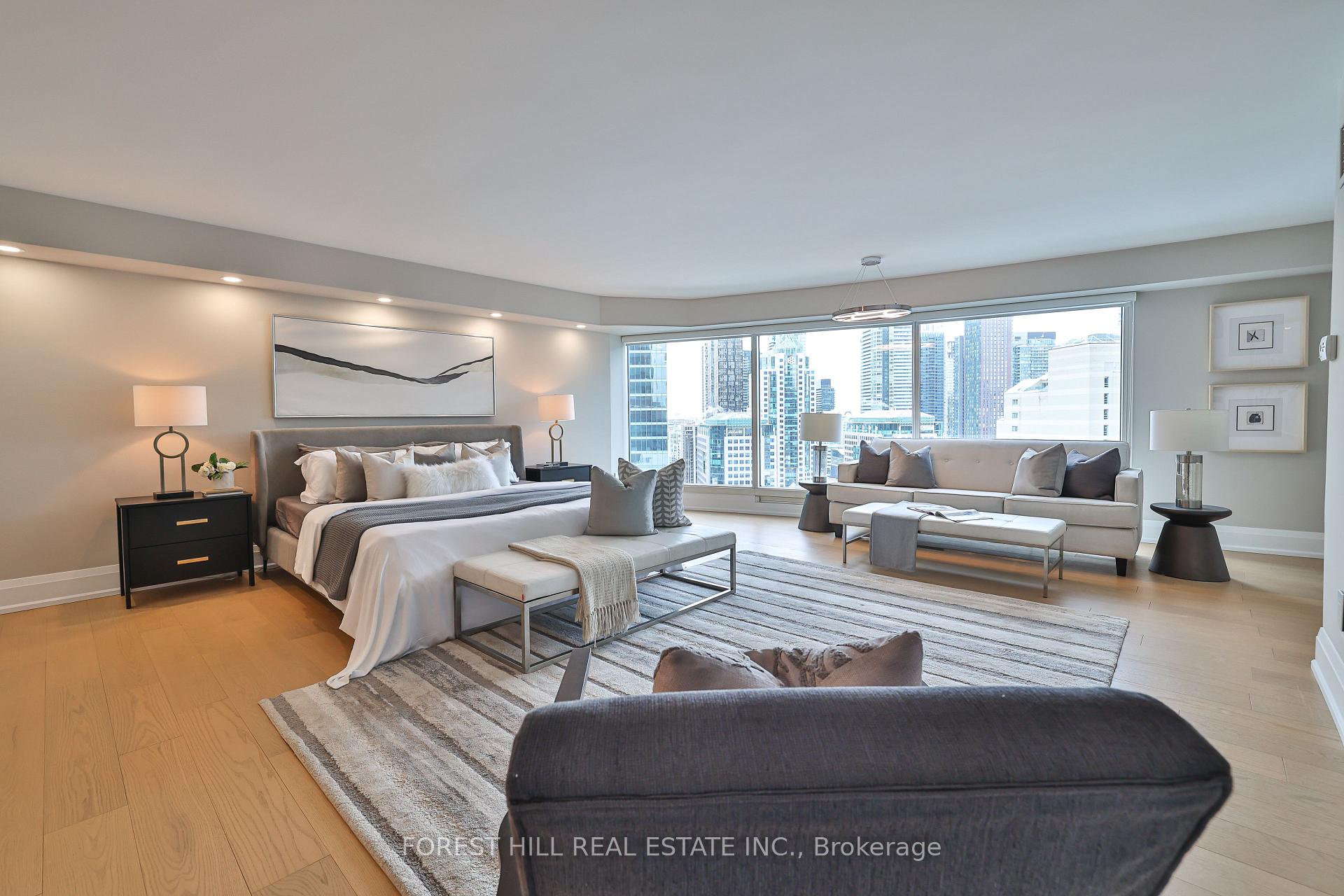 33 University Ave Unit: 2702