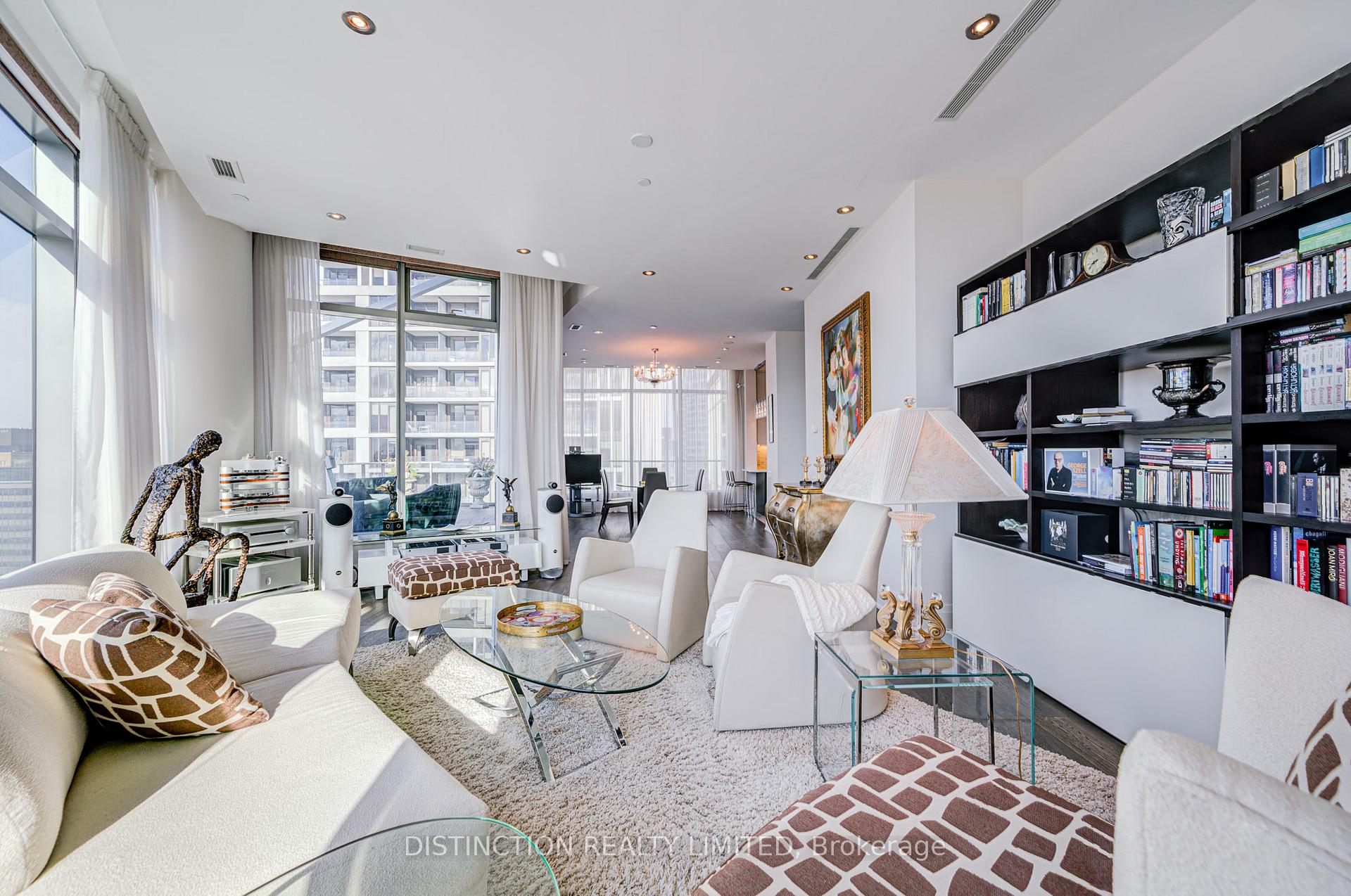 77 W Charles Street W 1603