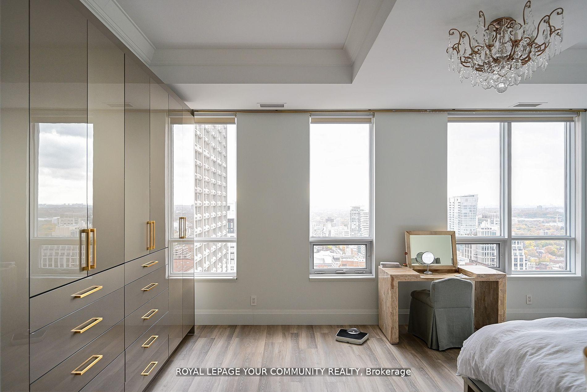 #Ph 35 - 21 Balmuto Street, Toronto Unit: Ph 35