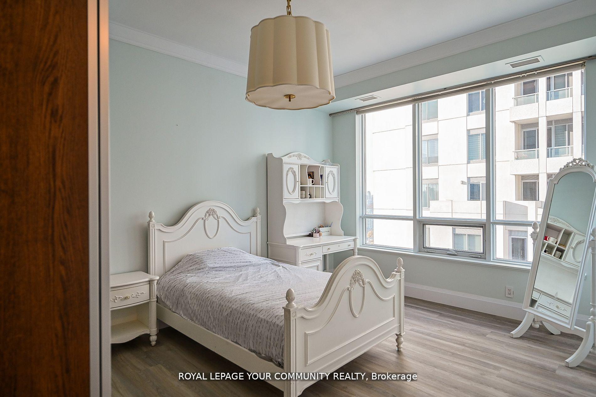 #Ph 35 - 21 Balmuto Street, Toronto Unit: Ph 35