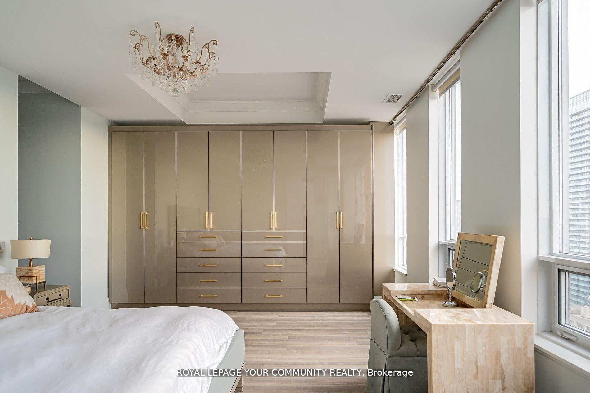 #Ph 35 - 21 Balmuto Street, Toronto Unit: Ph 35