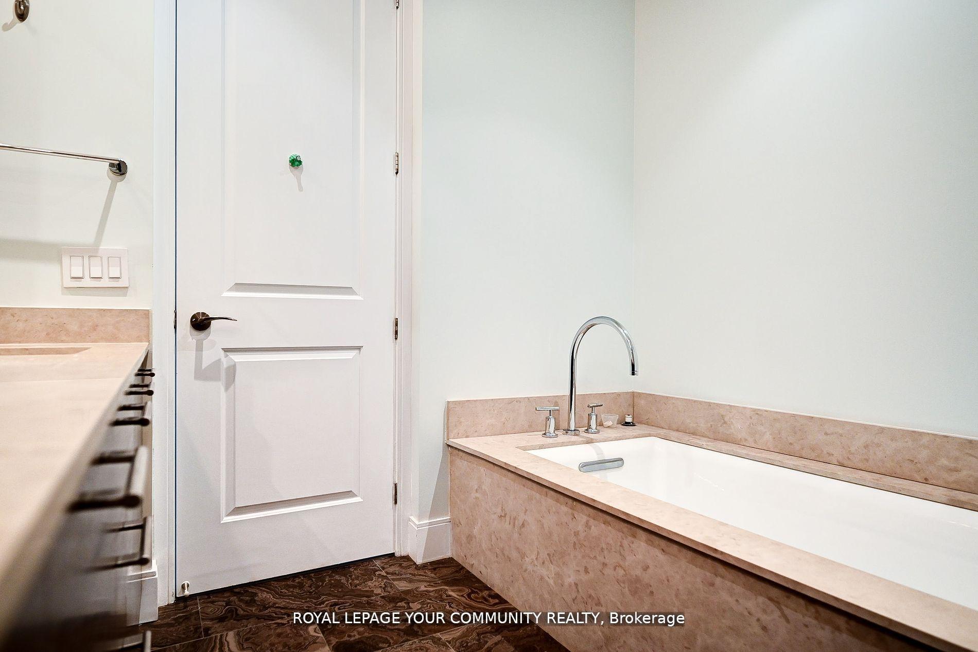 #Ph 35 - 21 Balmuto Street, Toronto Unit: Ph 35