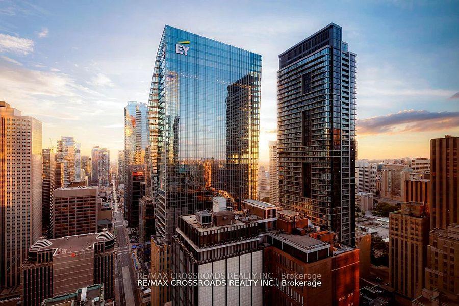 #4801 - 311 Bay Street, Toronto Unit: 4801