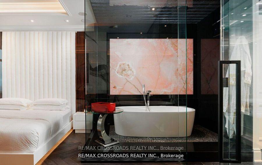 #4801 - 311 Bay Street, Toronto Unit: 4801