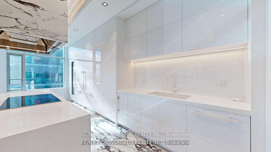 #4801 - 311 Bay Street, Toronto Unit: 4801