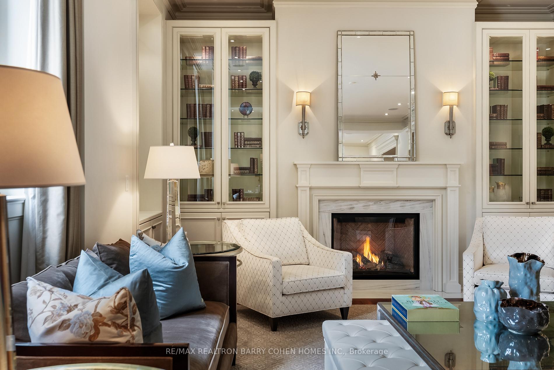 #1A - 1 St Thomas Street, Toronto Unit: 1A
