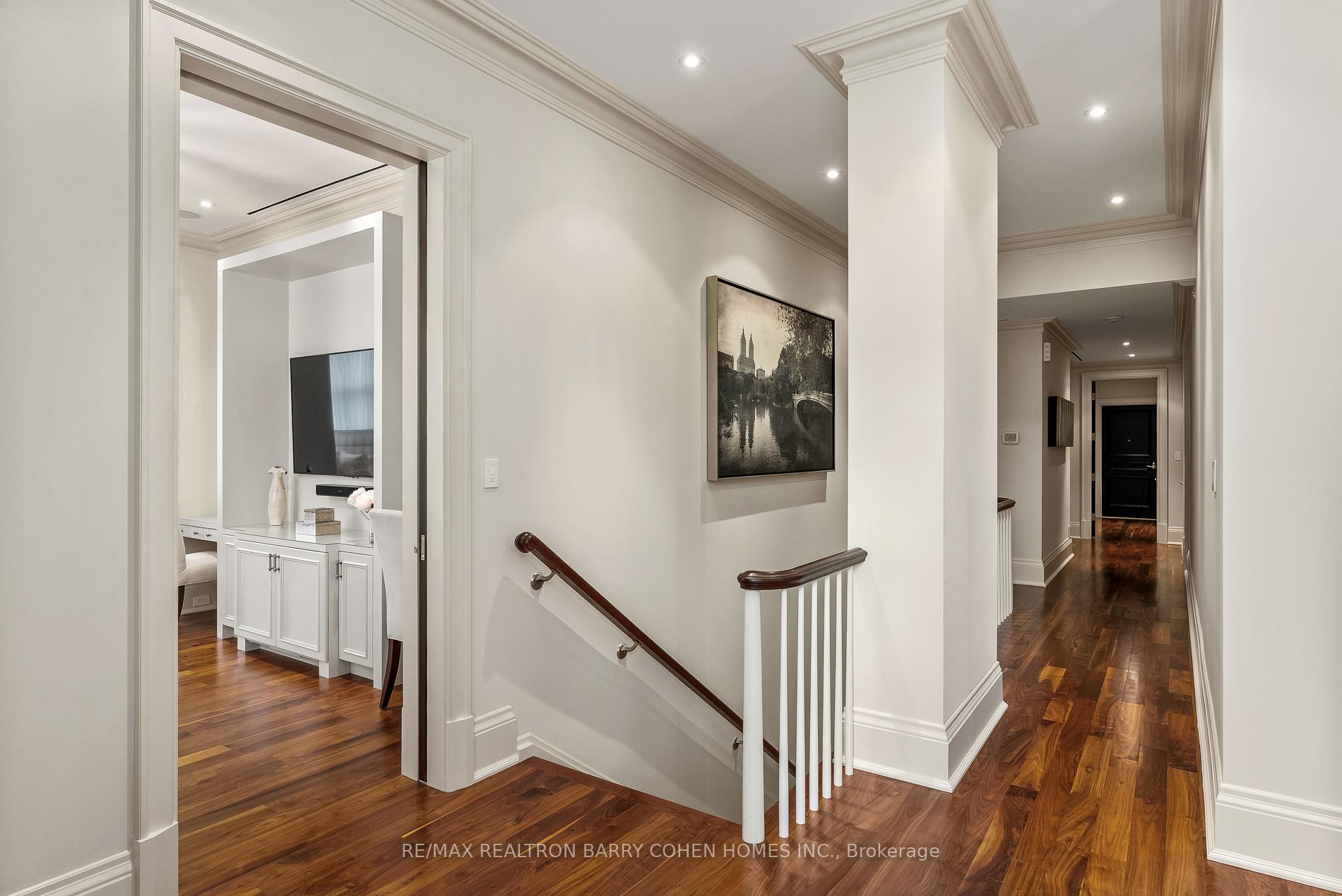 #1A - 1 St Thomas Street, Toronto Unit: 1A