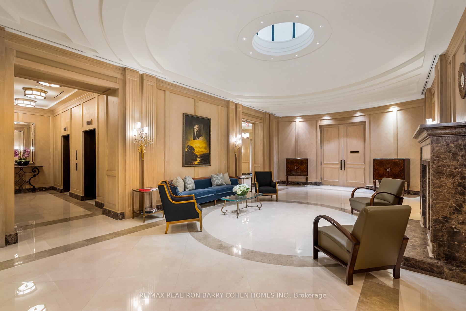 #1A - 1 St Thomas Street, Toronto Unit: 1A