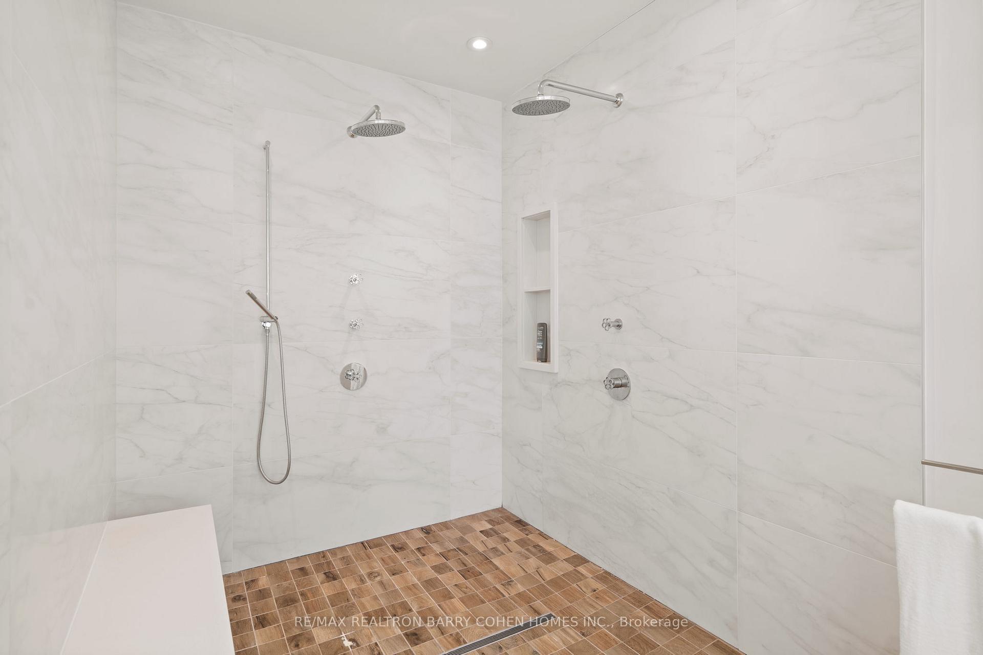 468 Wellington Street W 300