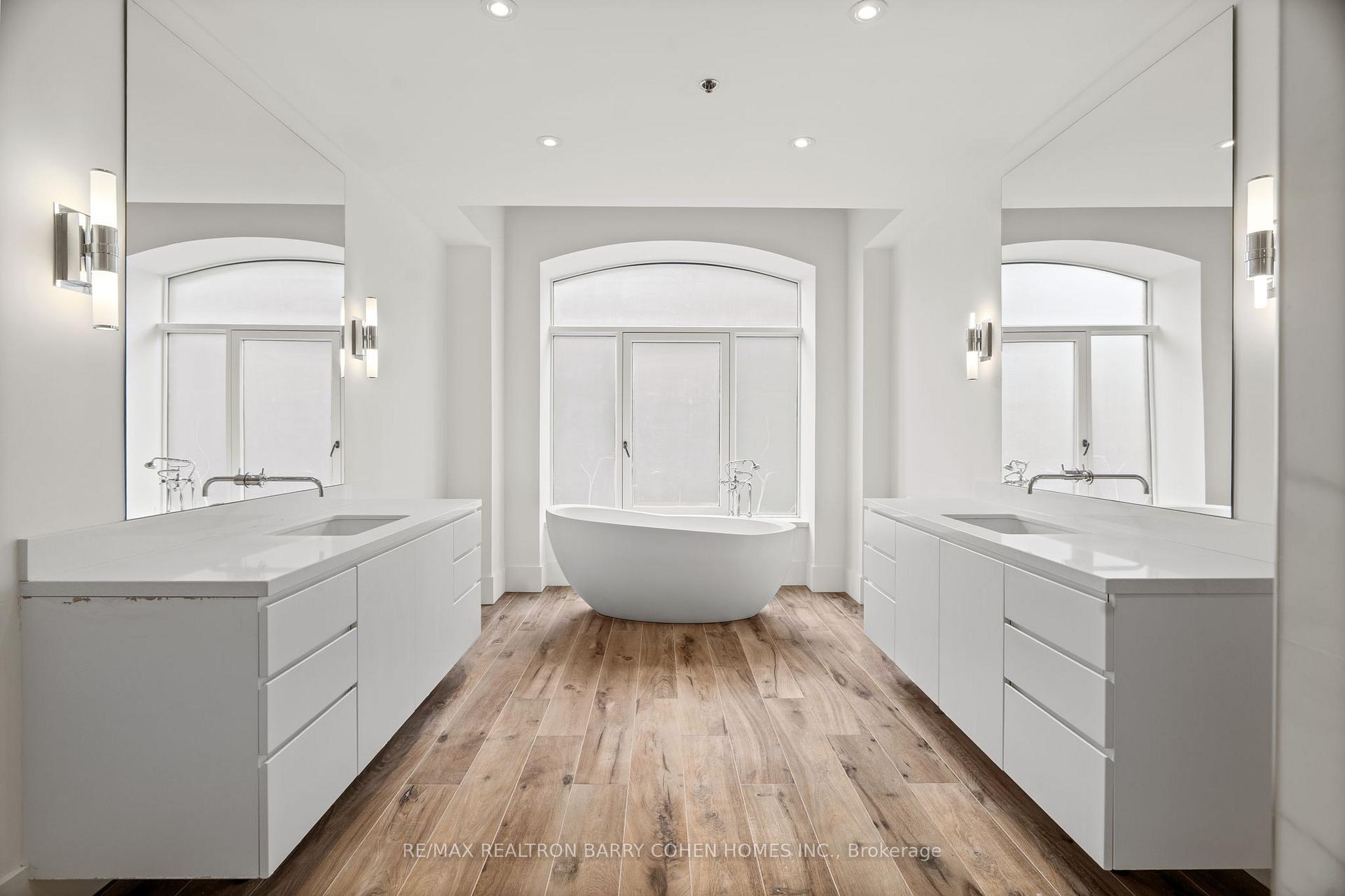 468 Wellington Street W 300