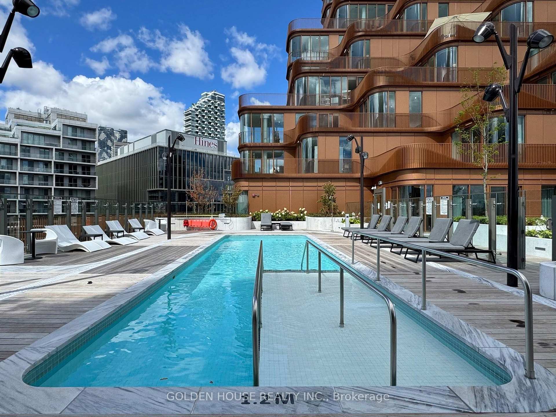 155 Merchants' Wharf N/A LPH22