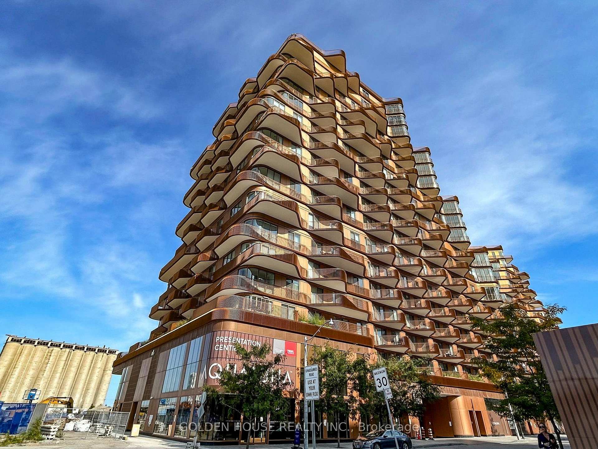 155 Merchants' Wharf N/A LPH22