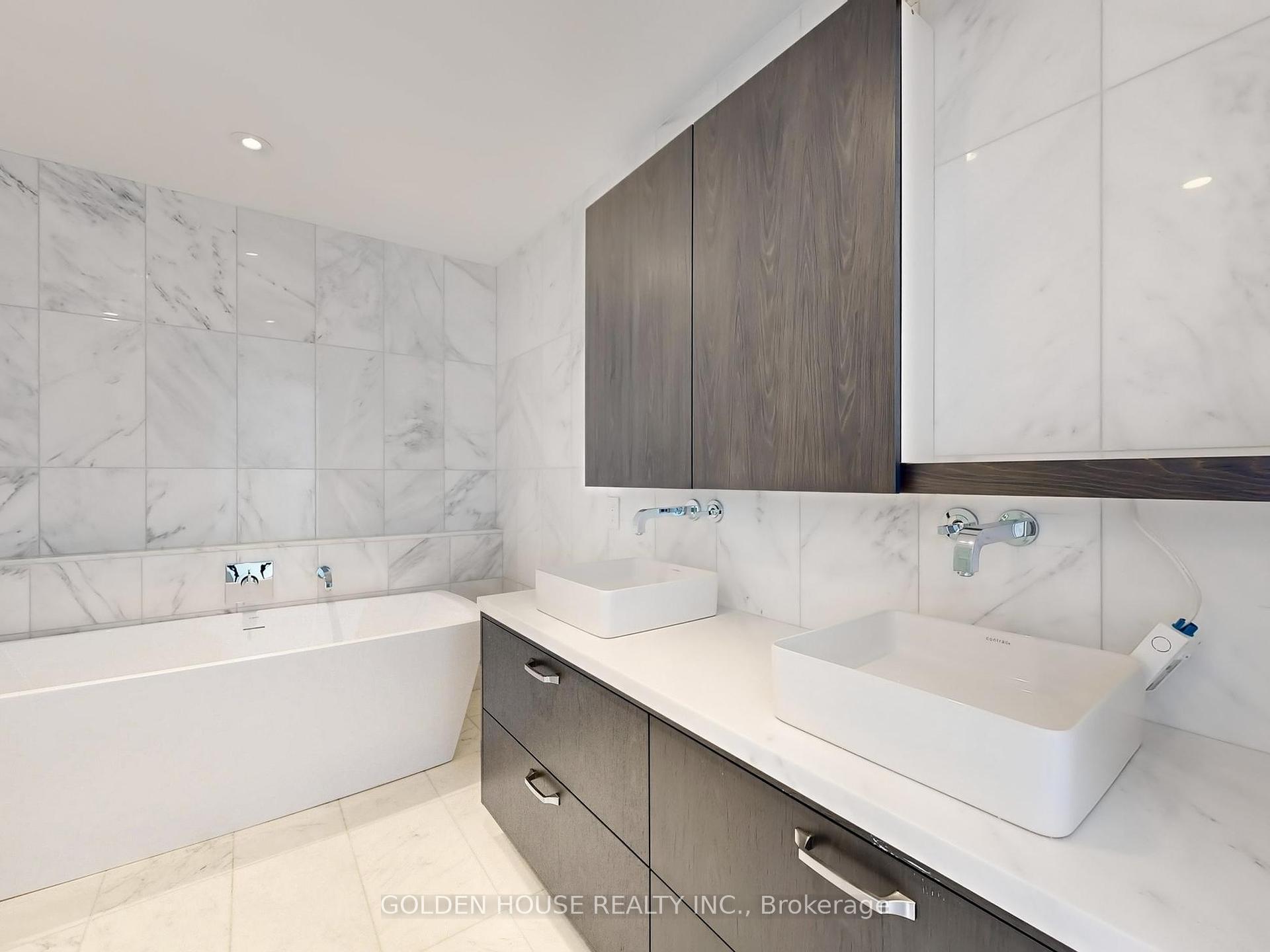 155 Merchants' Wharf N/A LPH22