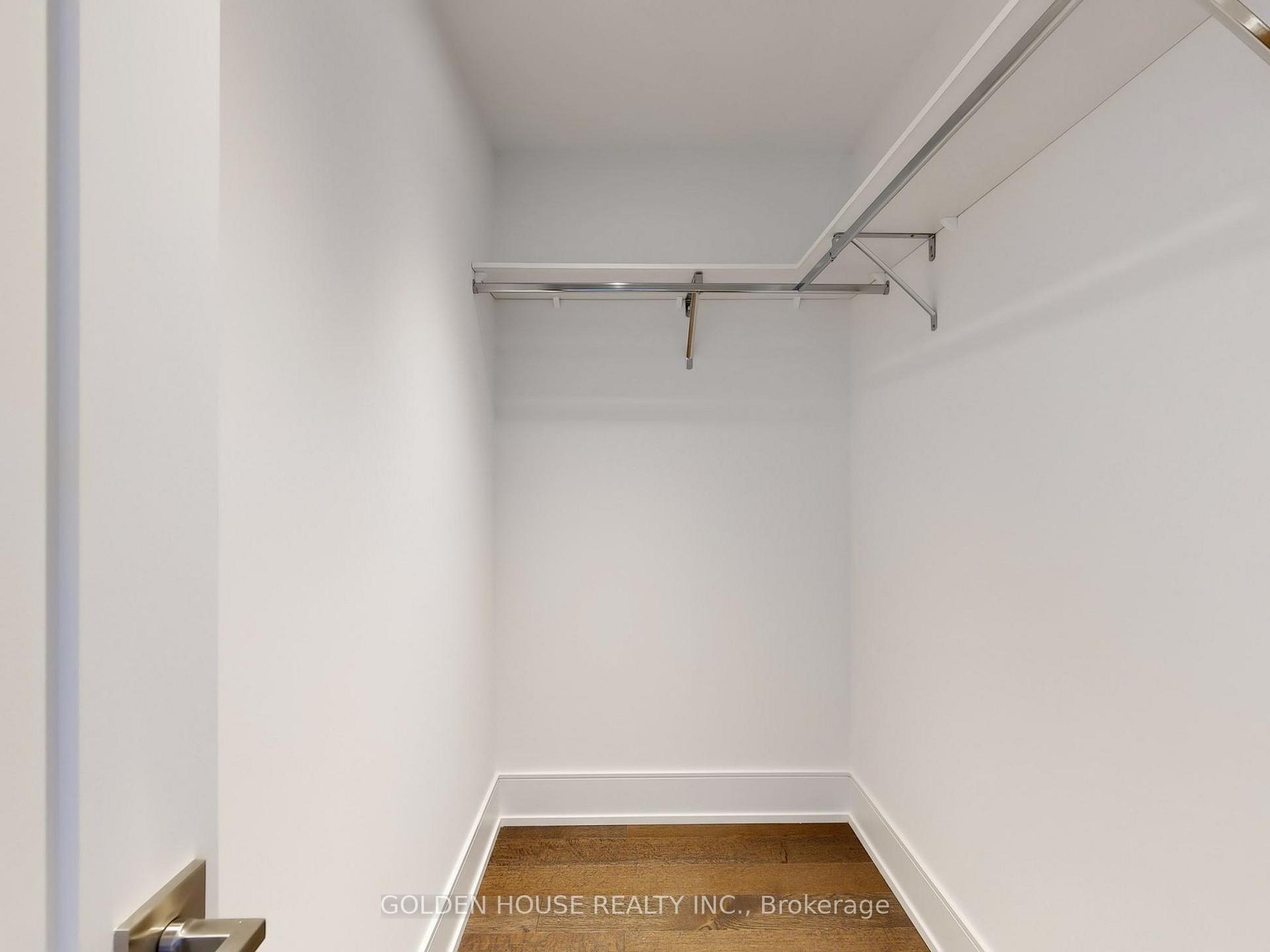 155 Merchants' Wharf N/A LPH22