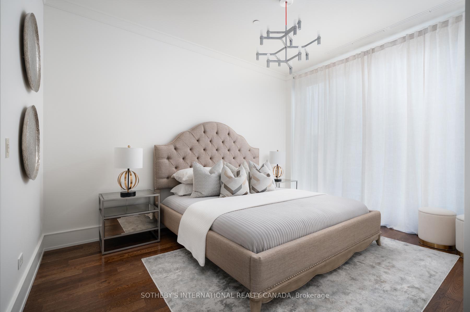 183 Wellington Street W 4104