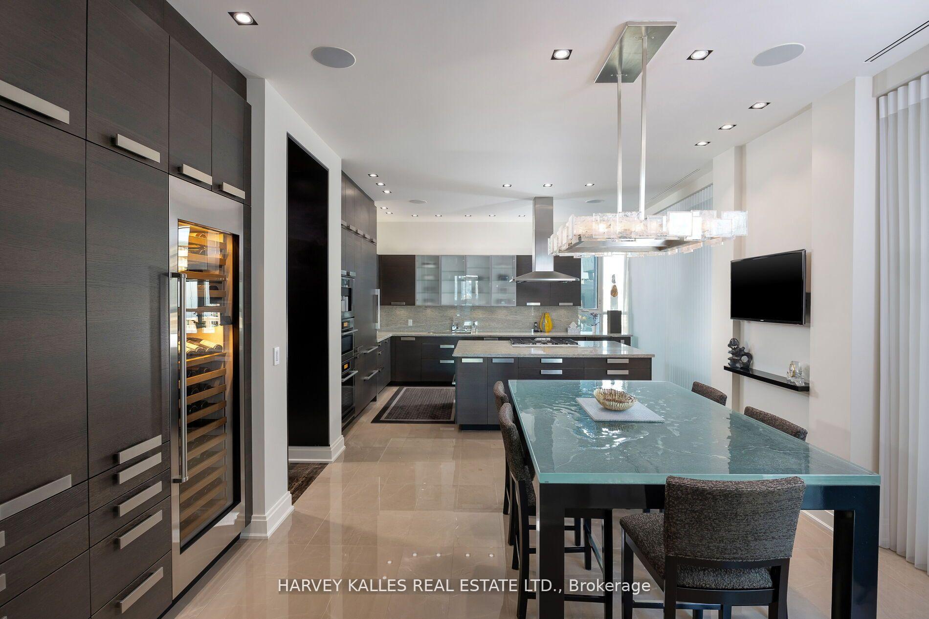 206 Bloor Street W 1501