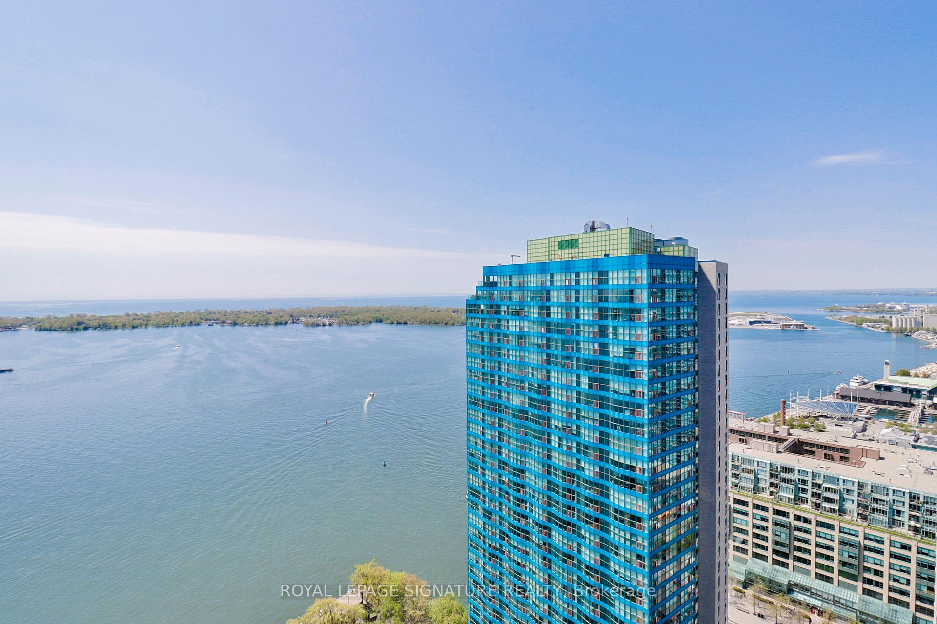 55 Harbour Square PH10