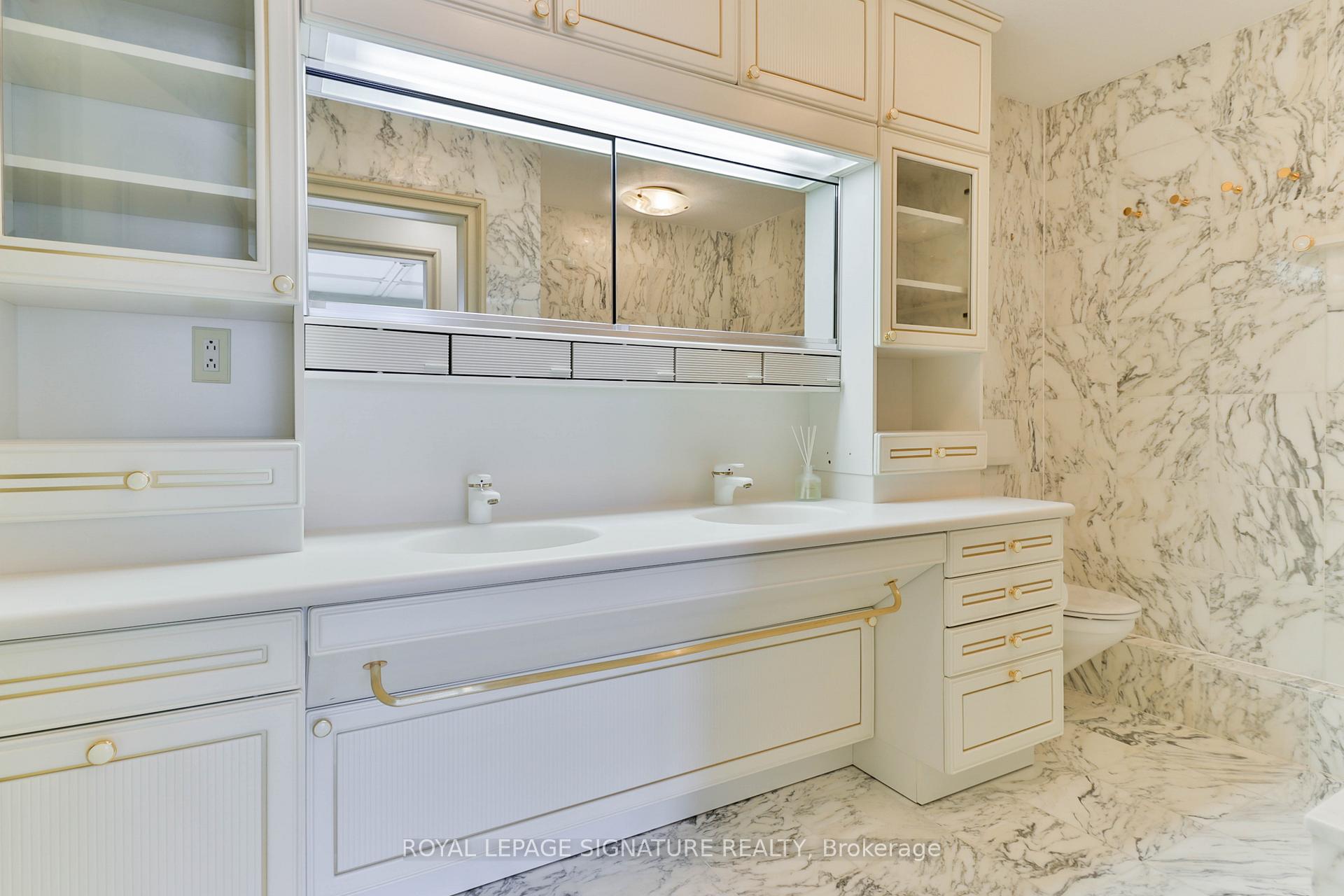 55 Harbour Square PH10
