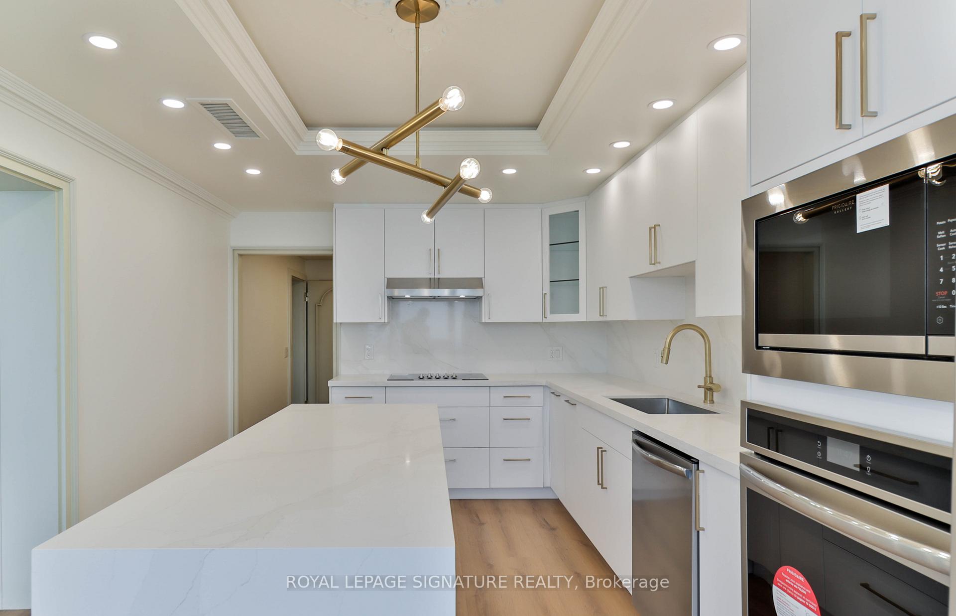 55 Harbour Square PH10