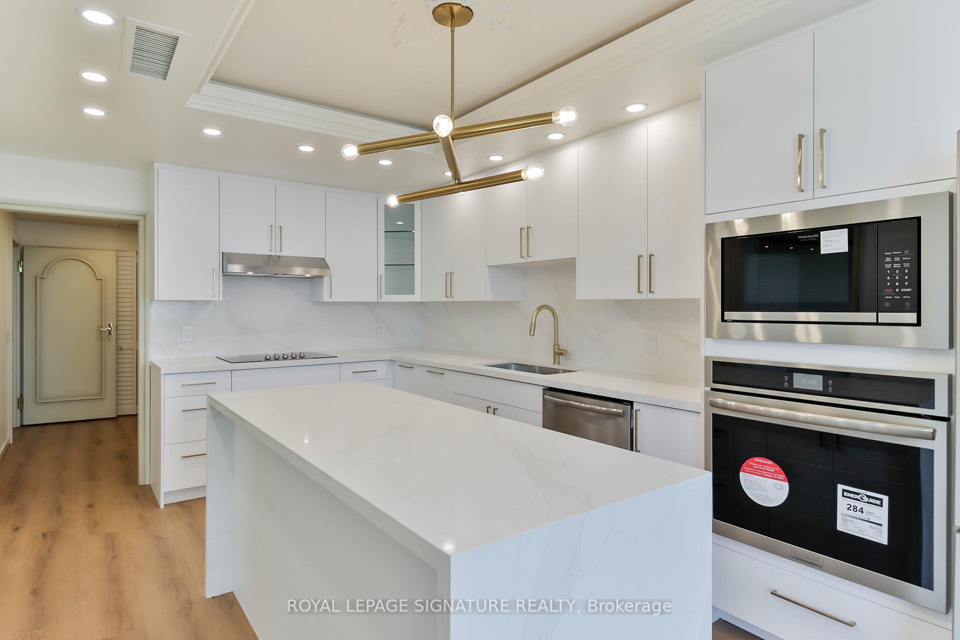 55 Harbour Square PH10