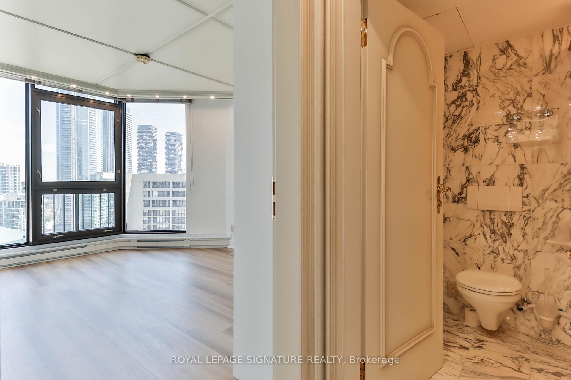 55 Harbour Square PH10